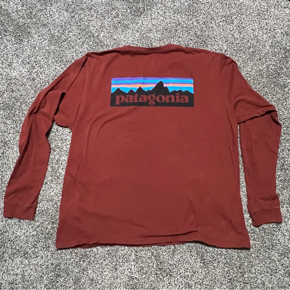 Patagonia Men's XL Long-Sleeve Logo Tee
